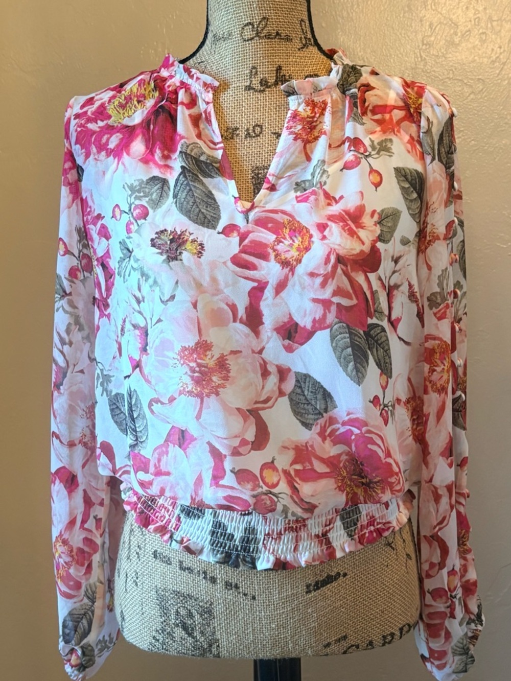 White House Black Market Floral Blouse XS Sheer Sleeves Boho Romantic Top